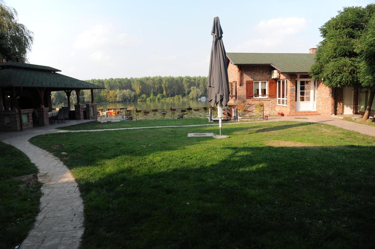 Vila Odmor Na Dunavu Beocin Exteriér fotografie