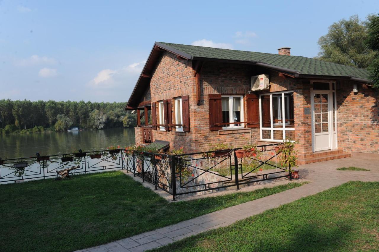 Vila Odmor Na Dunavu Beocin Exteriér fotografie